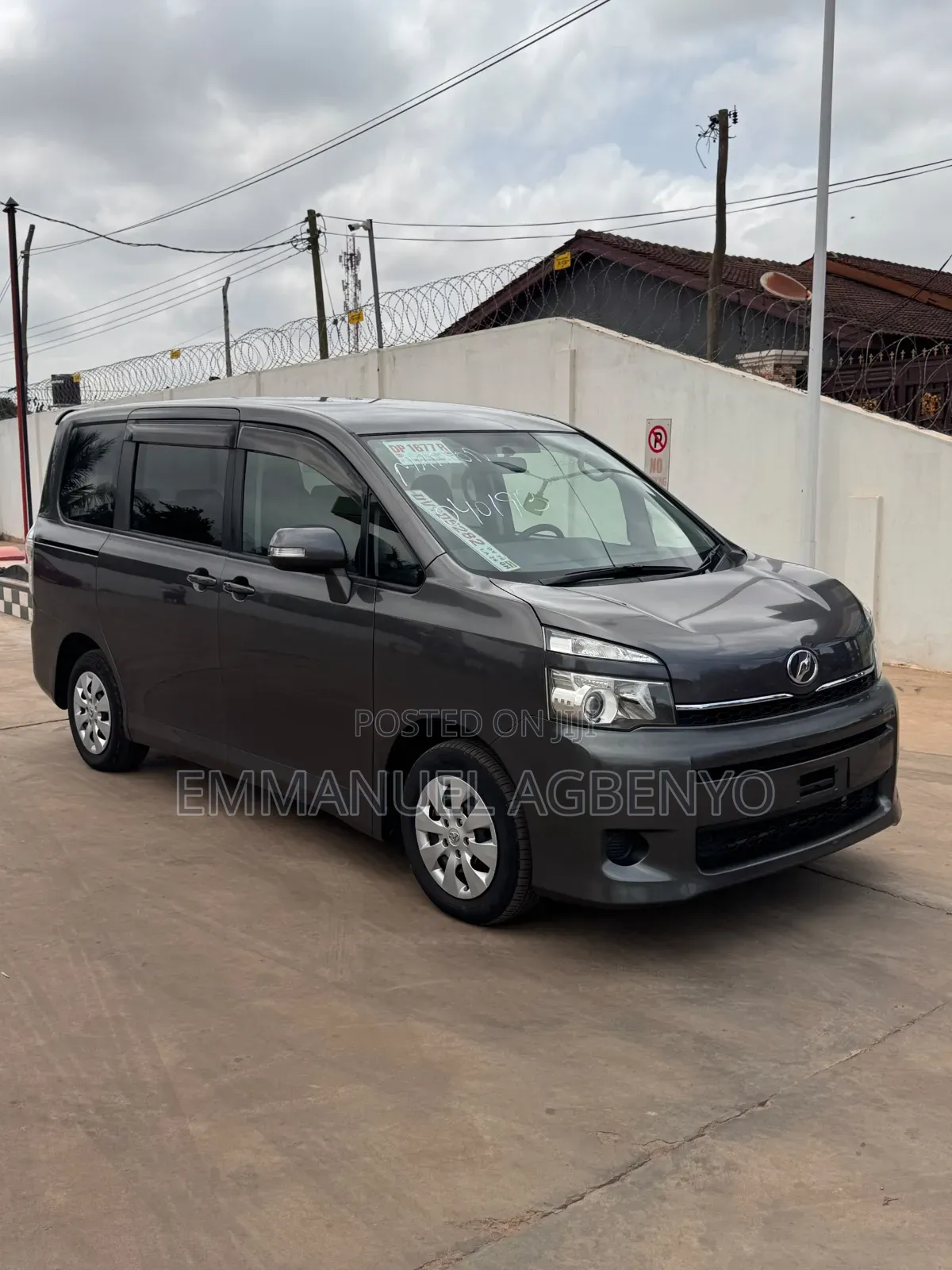 Toyota Voxy 2012 Gray