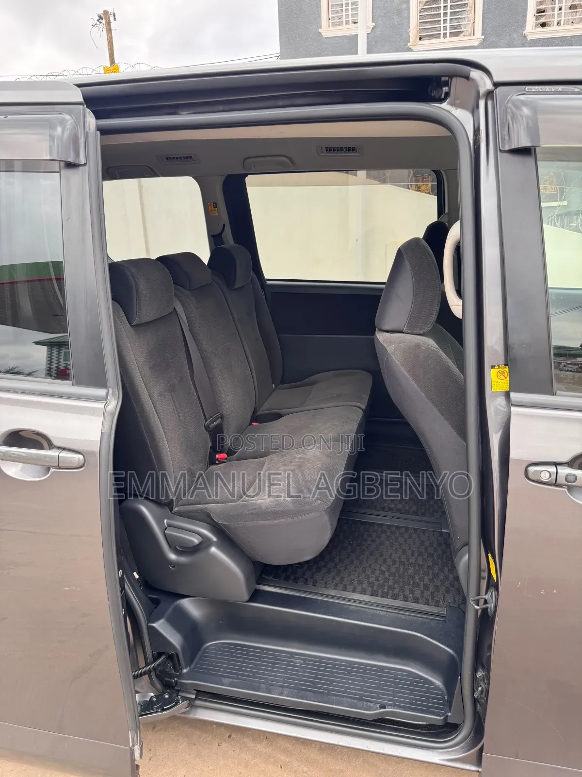 Toyota Voxy 2012 Gray