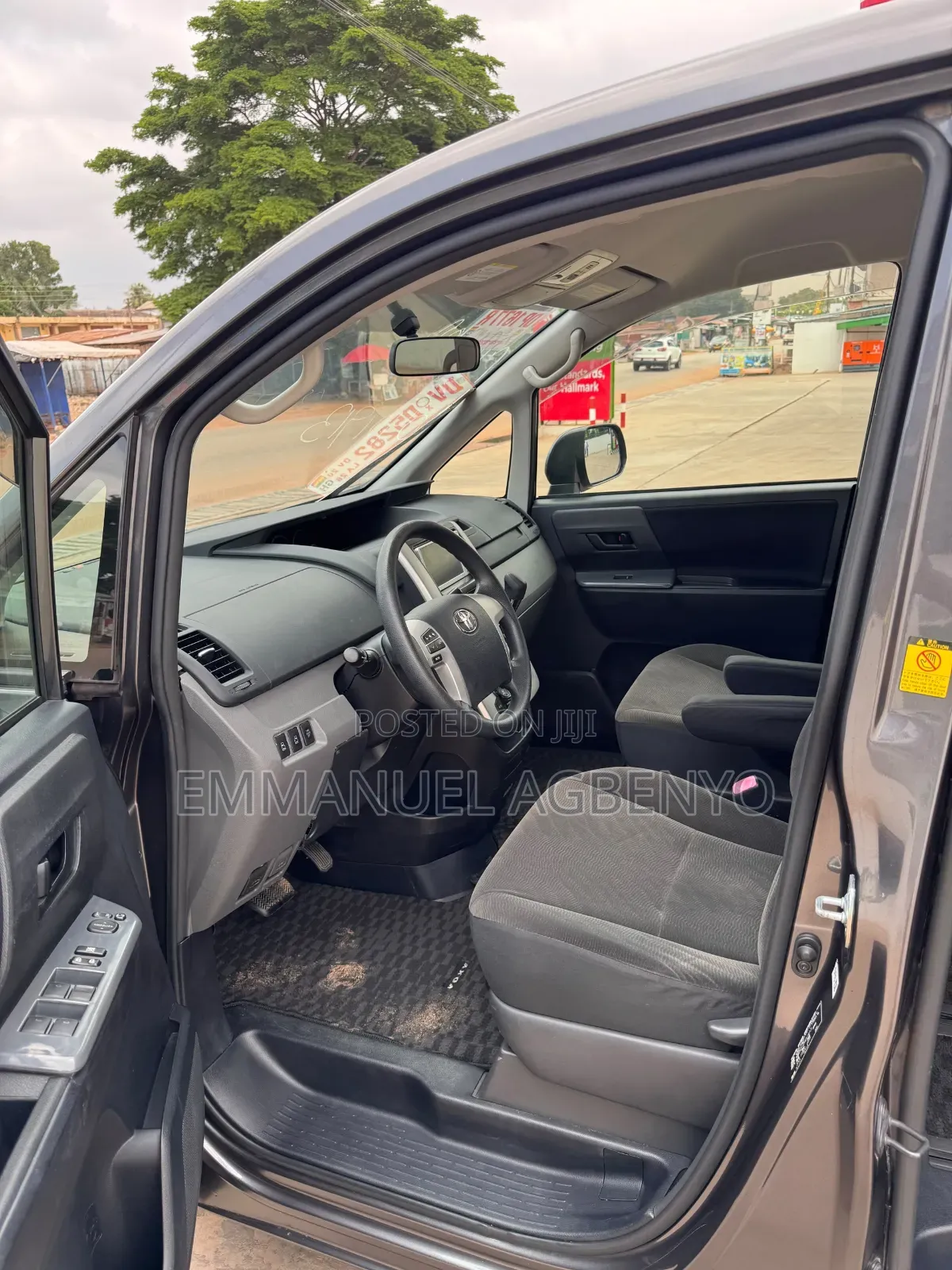 Toyota Voxy 2012 Gray