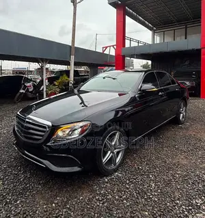 Mercedes-Benz E300 4Matic AWD Sedan (2.0L 4cyl 9A) 2017 Black