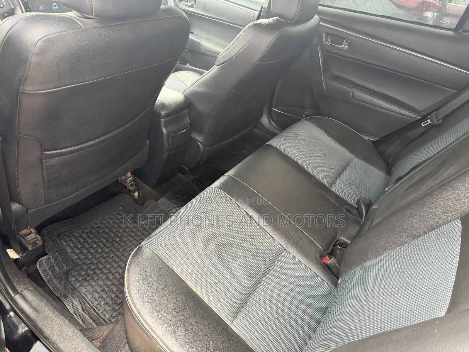 Toyota Corolla LE Eco 4dr Sedan (1.8L 4cyl CVT) 2016 Black