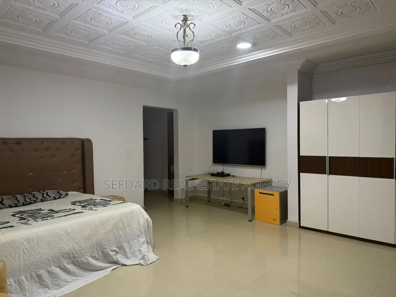 8bdrm House in Sefdard Properties, Haatso for sale