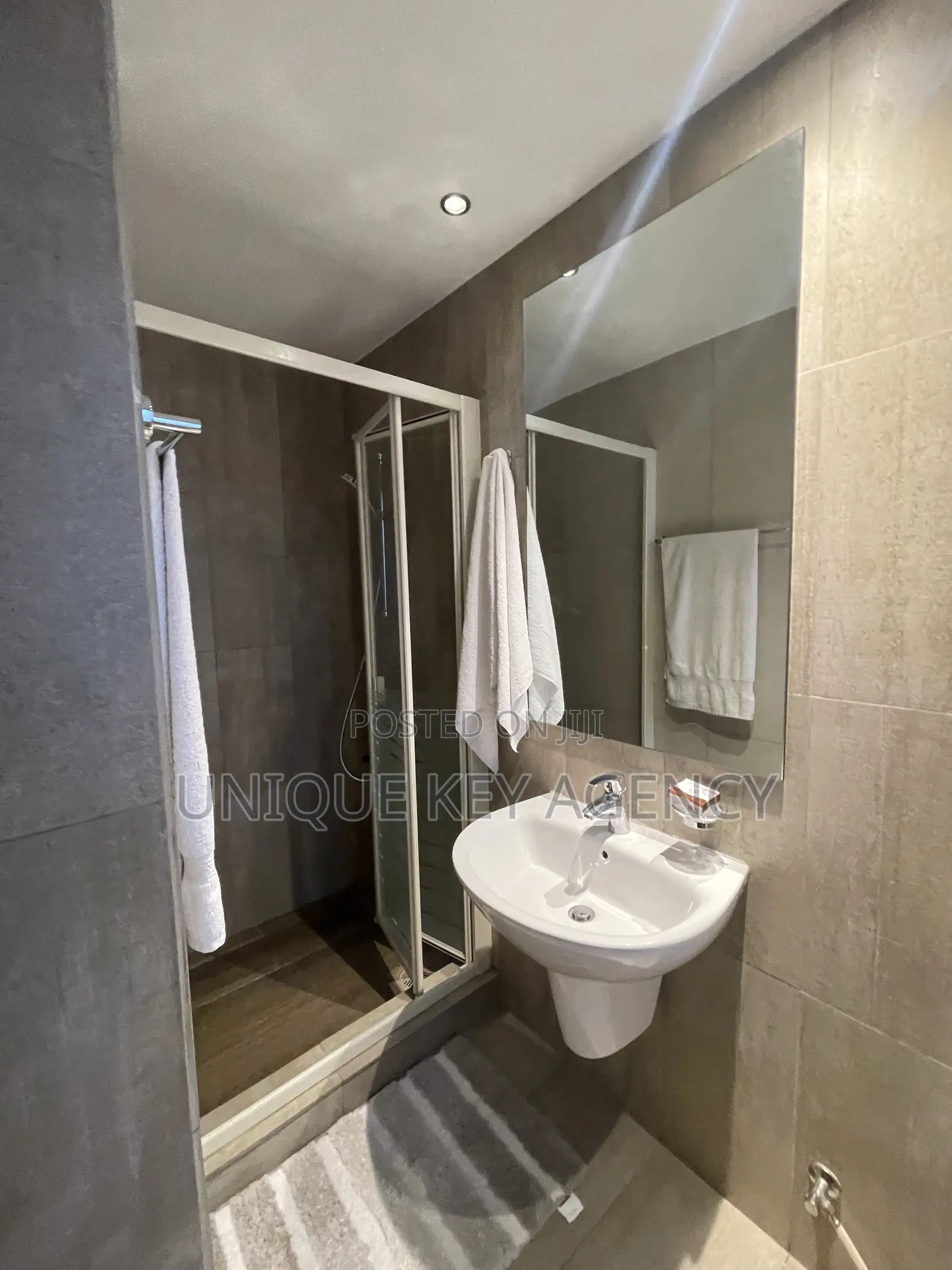 Furnished 2bdrm Apartment in Unique Key Agency, Danquah Circle for rent