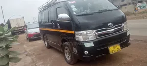 Toyota HiAce 2015 Black