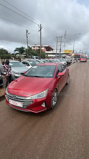 Hyundai Elantra 2019 Red