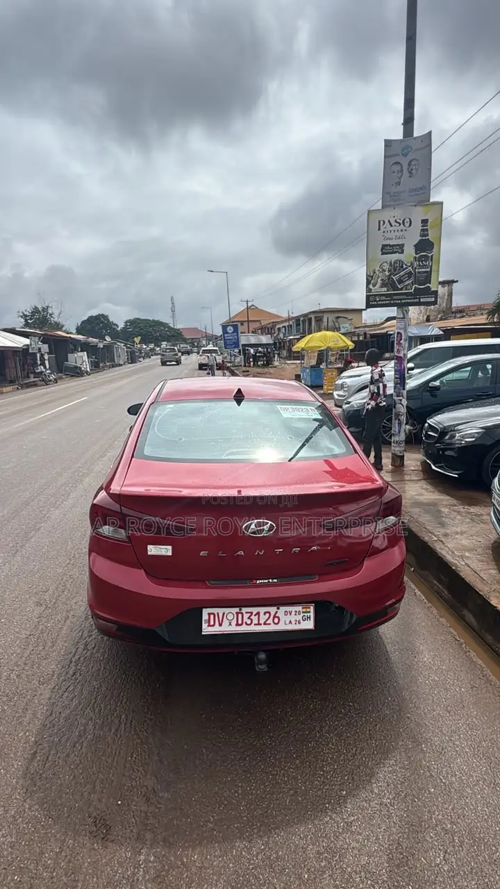Hyundai Elantra 2019 Red