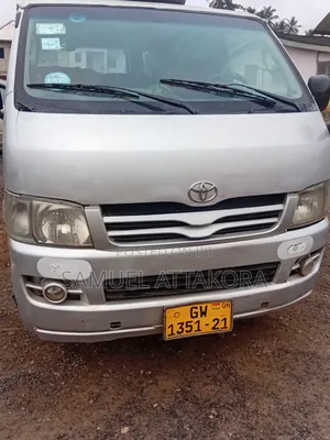 Toyota HiAce 2015 Silver