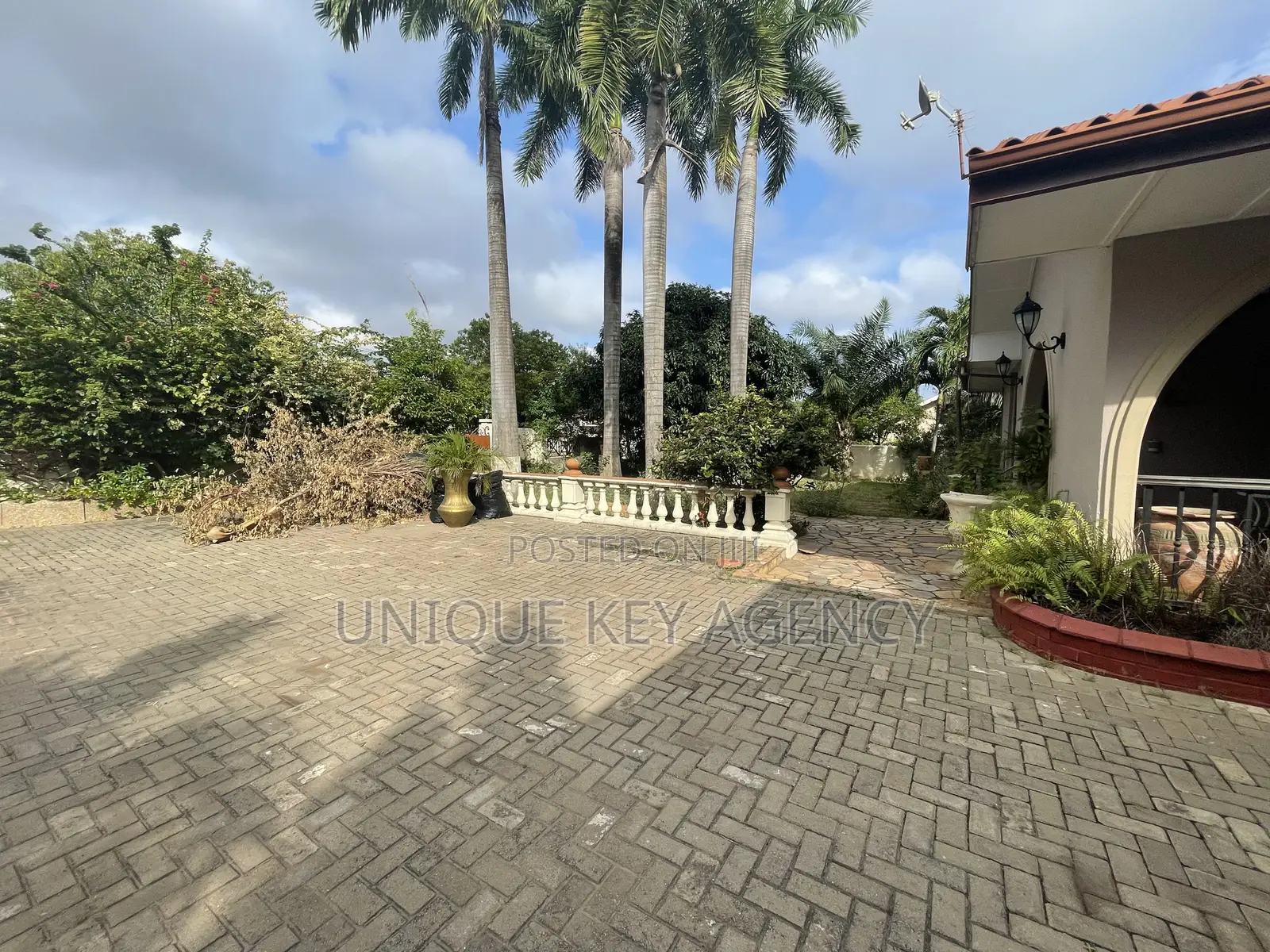 Furnished 4bdrm House in Unique Key Agency, Regimanuel Gray Estates