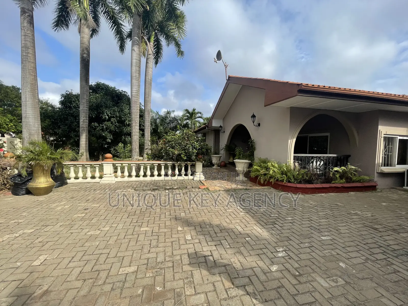 Furnished 4bdrm House in Unique Key Agency, Regimanuel Gray Estates