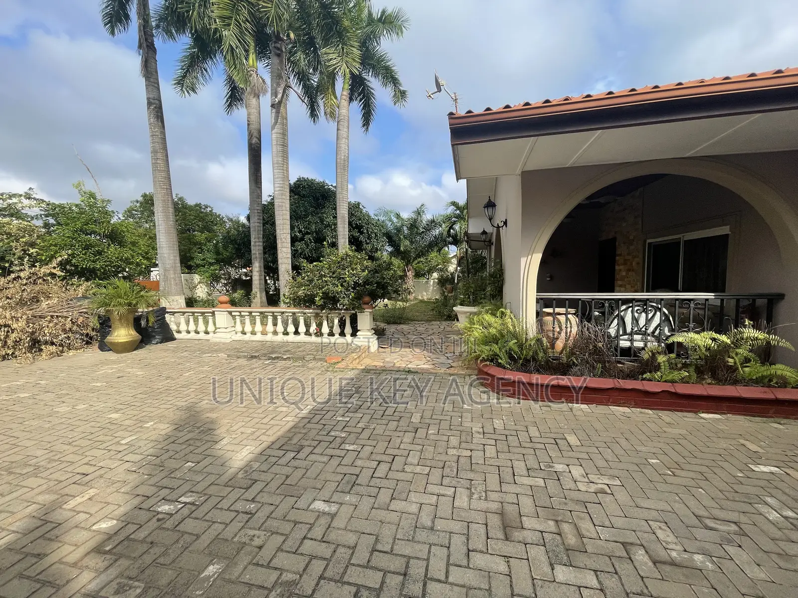 Furnished 4bdrm House in Unique Key Agency, Regimanuel Gray Estates