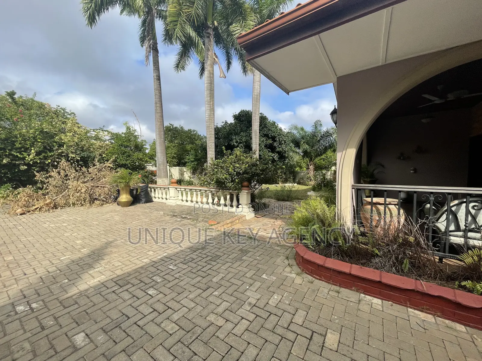 Furnished 4bdrm House in Unique Key Agency, Regimanuel Gray Estates