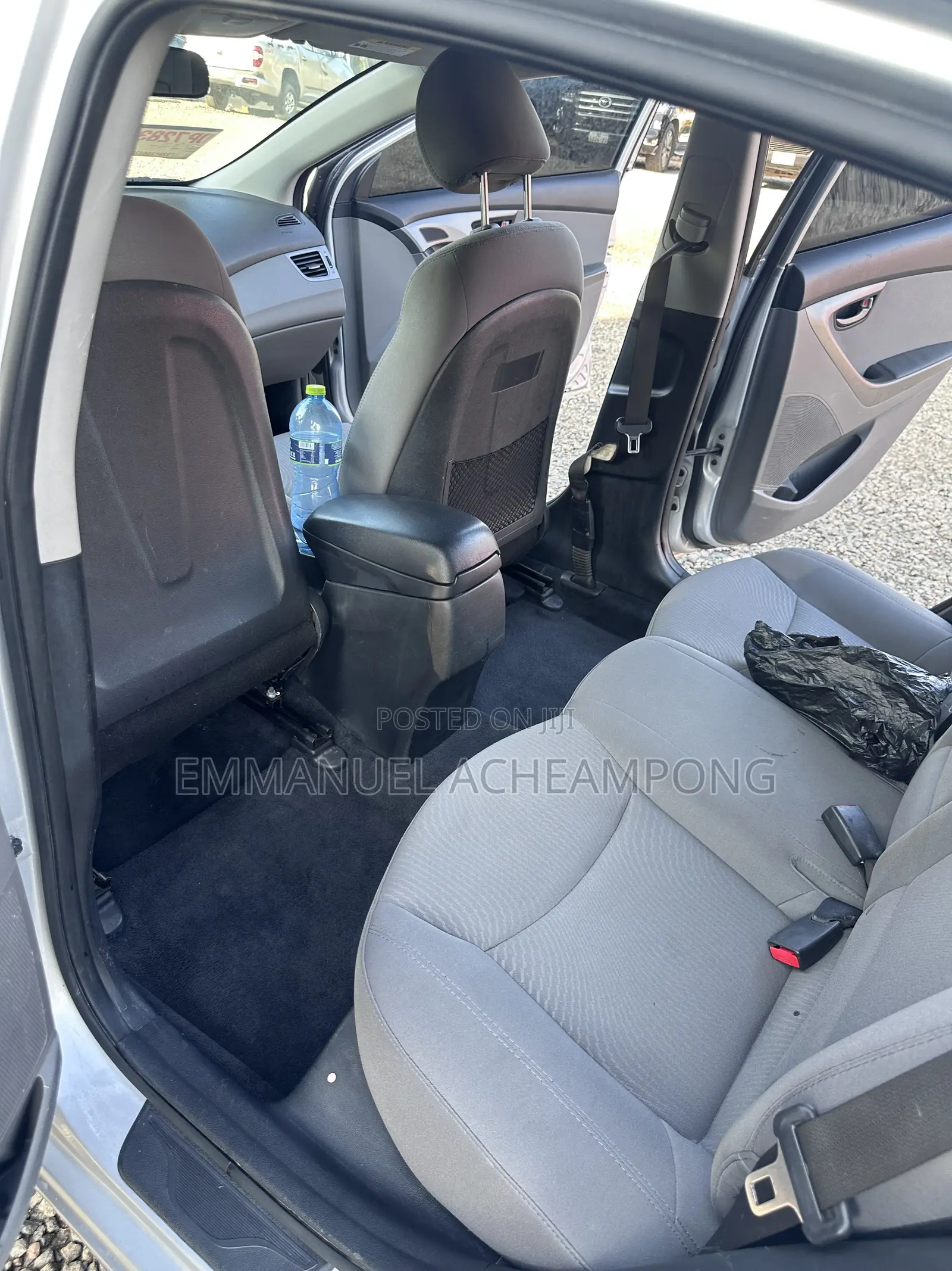 Hyundai Elantra SE Sedan FWD (1.8L 4cyl 6A) 2016 Silver