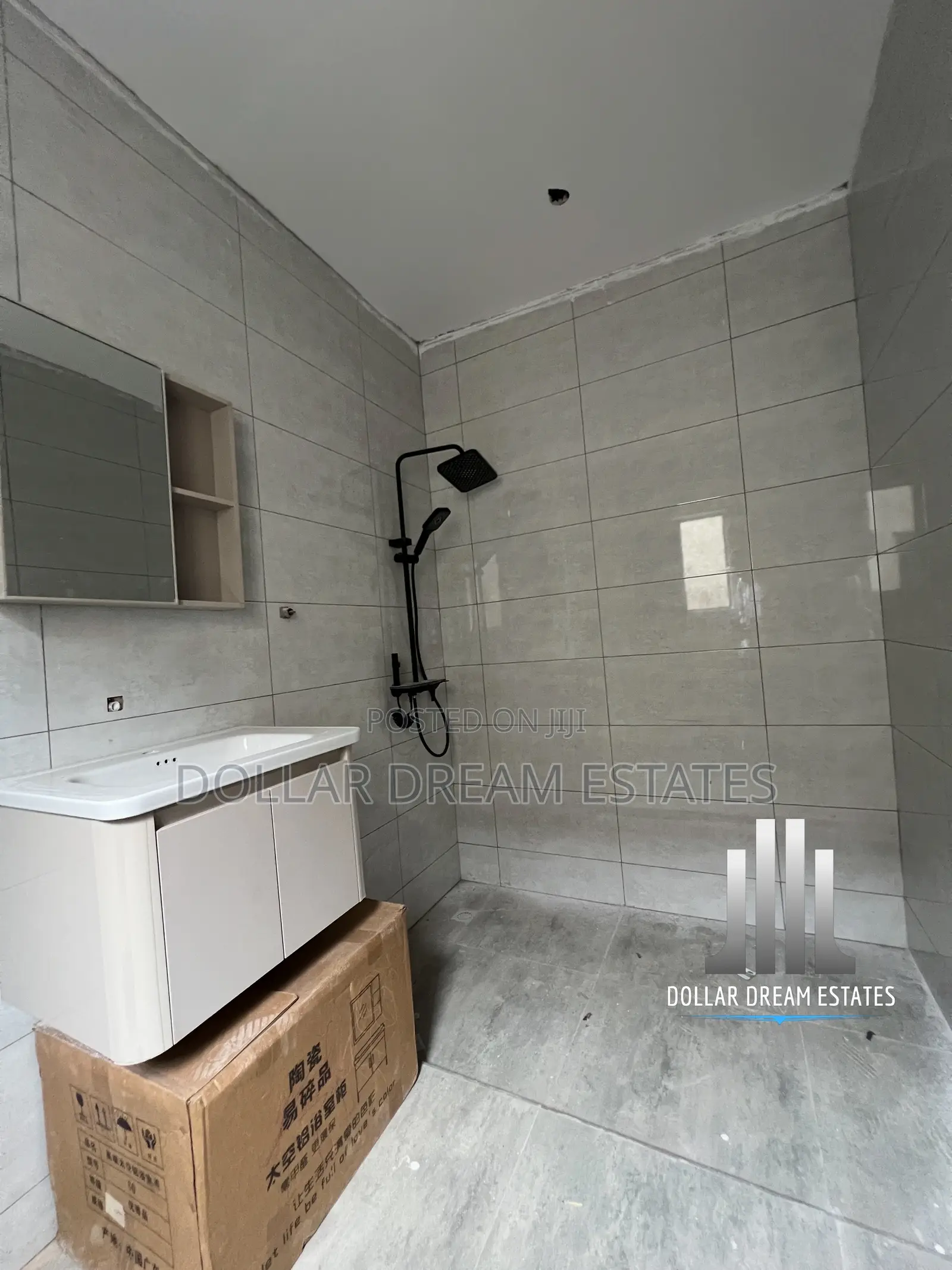4bdrm Townhouse / Terrace in Haatso for rent