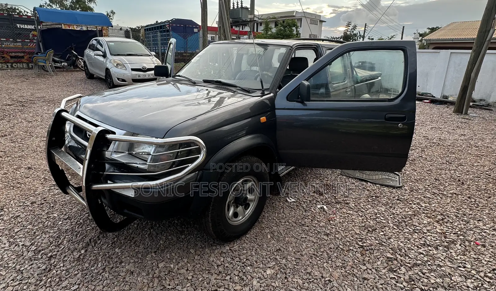 Nissan Hardbody 2002 Gray