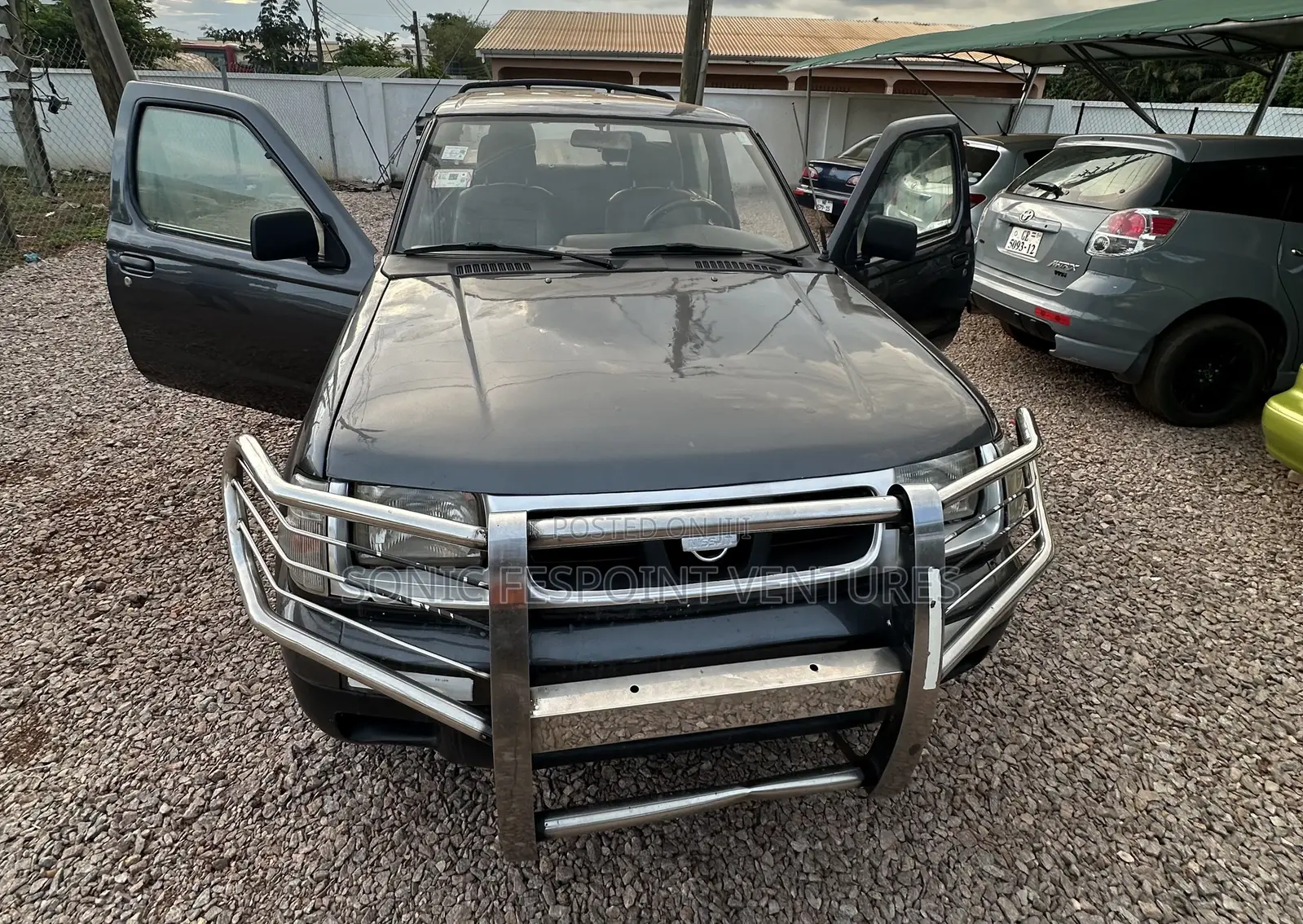 Nissan Hardbody 2002 Gray