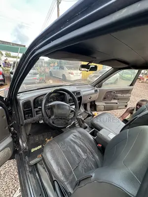 Nissan Hardbody 2002 Gray