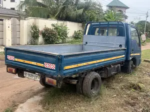 Kia Bongo Truck With Engine Issue