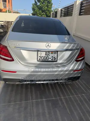 Mercedes-Benz E300 2019 Silver