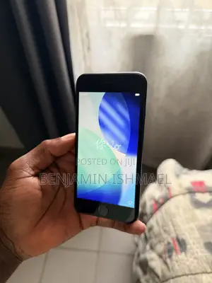 Apple iPhone SE (2020) 64 GB Black