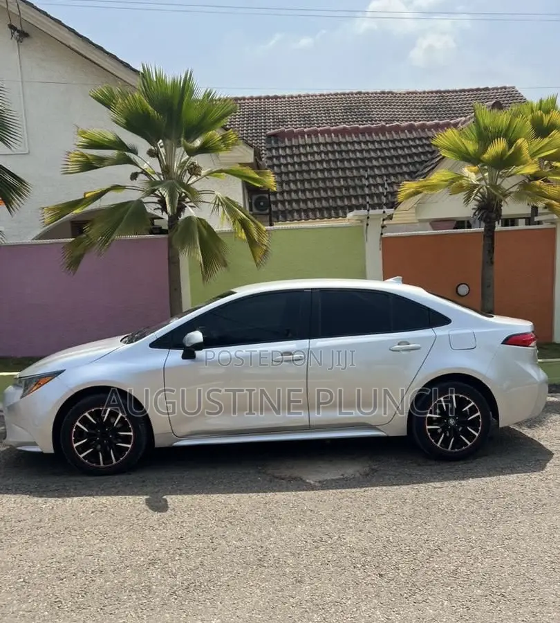 Toyota Corolla 2021 Silver