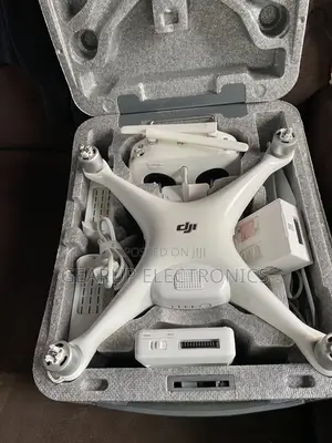 DJI Phantom 4 Pro V2.0 Fly More Combo With 4 Batteries