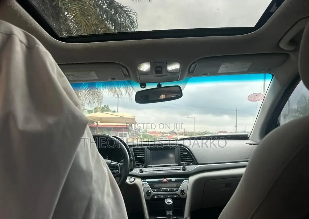 Hyundai Elantra SE 2018 Red