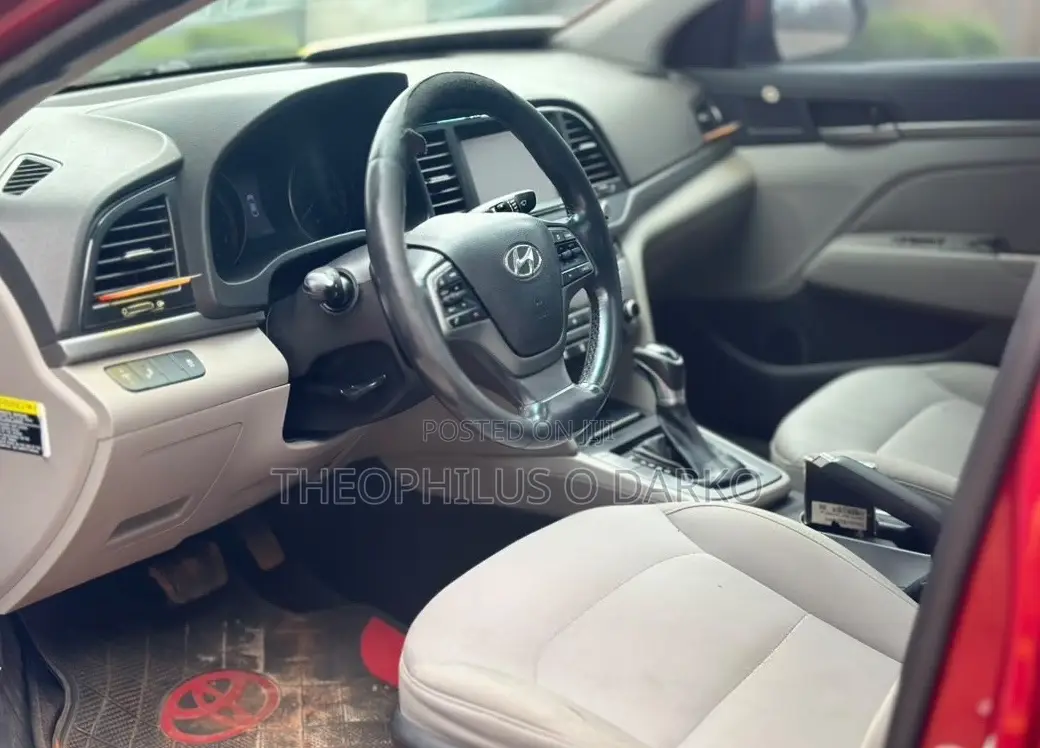 Hyundai Elantra SE 2018 Red