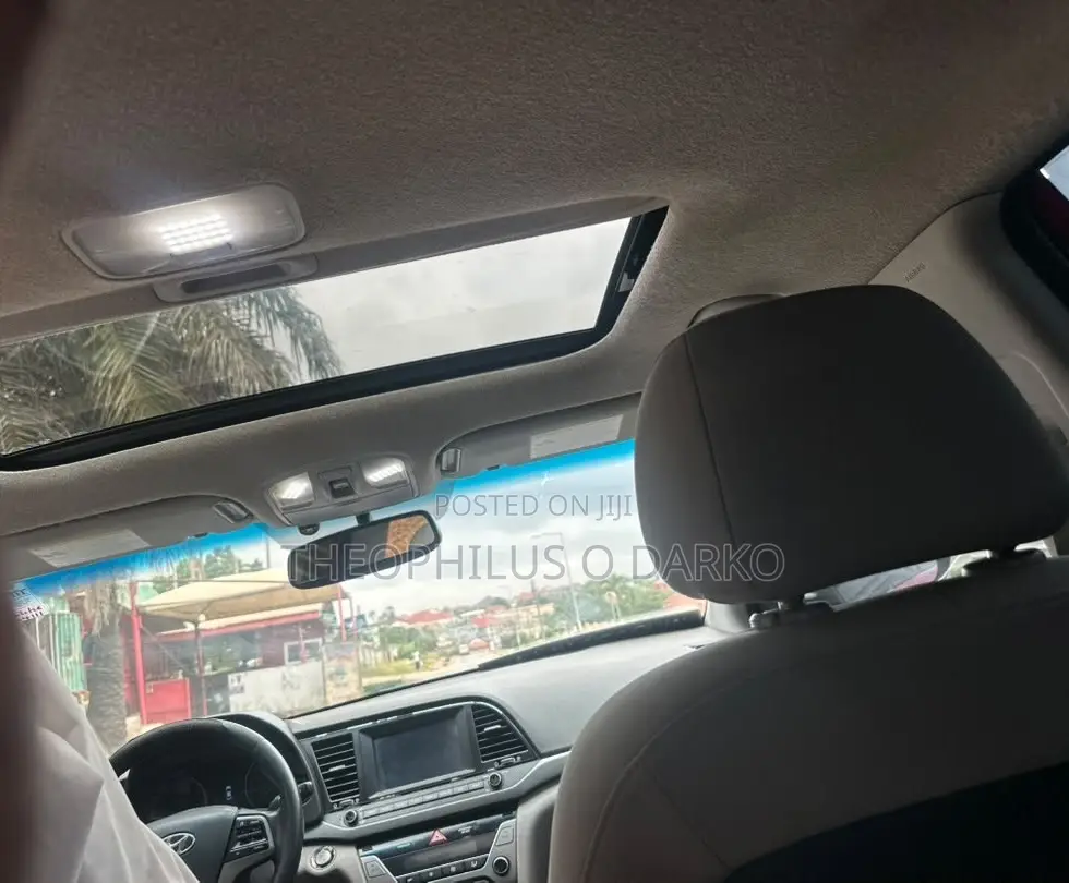 Hyundai Elantra SE 2018 Red