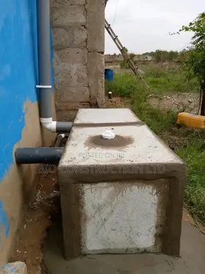 Bio-Digester Biogas Biofil Manhole Toilet Installation