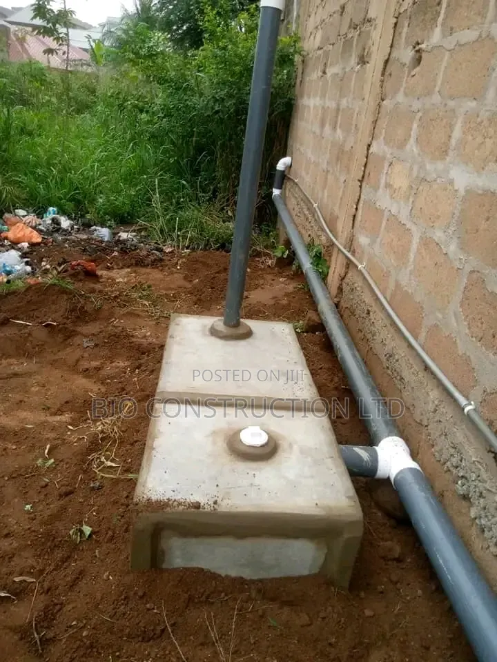 Bio-Digester Biogas Biofil Manhole Toilet Installation