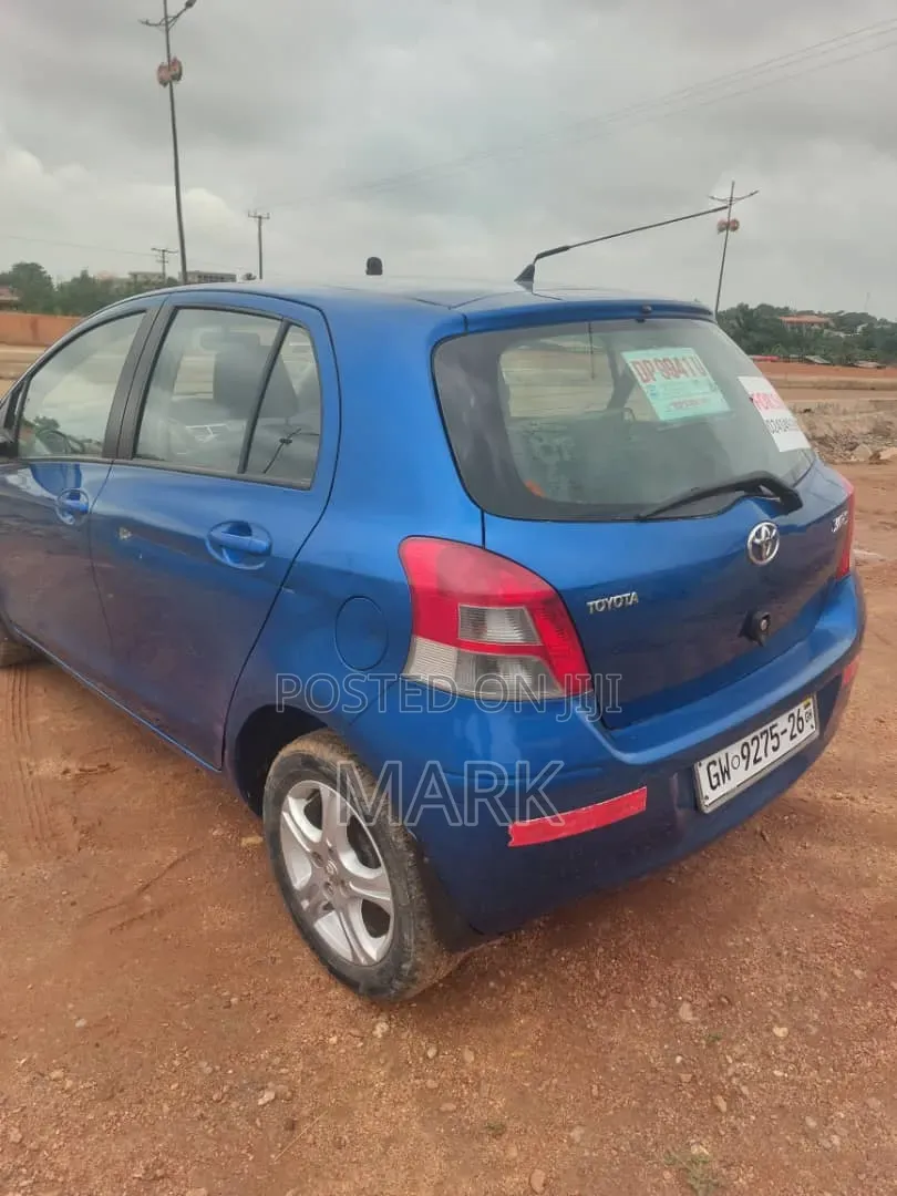 Toyota Yaris 2010 Blue