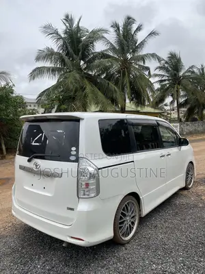 Toyota Voxy 2013 Black