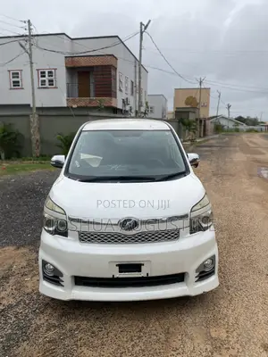 Toyota Voxy 2013 Black