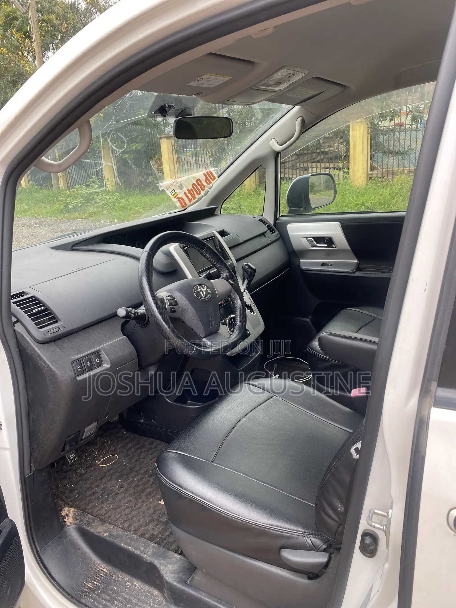 Toyota Voxy 2013 Black