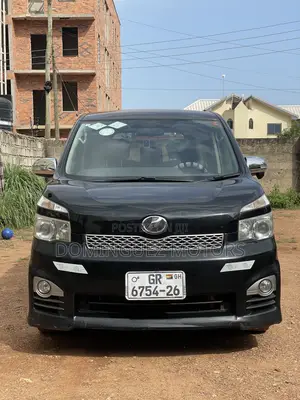 Toyota Voxy 2013 Black