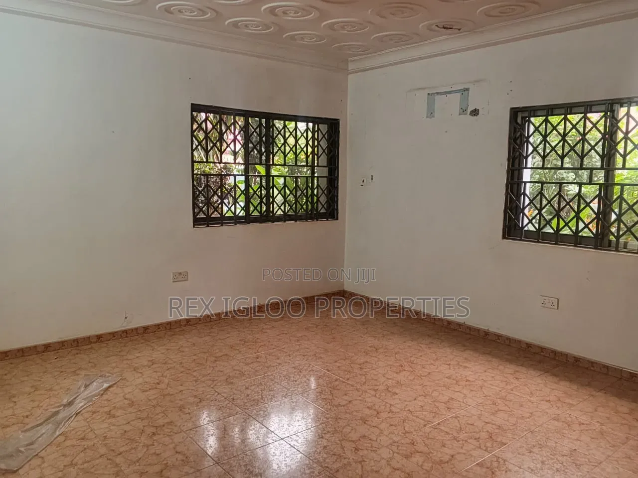 8bdrm House in Adjinganor, East, Accra Metropolitan for rent