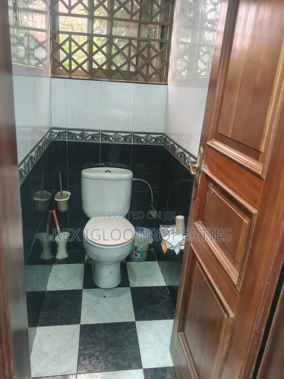 8bdrm House in Adjinganor, East, Accra Metropolitan for rent