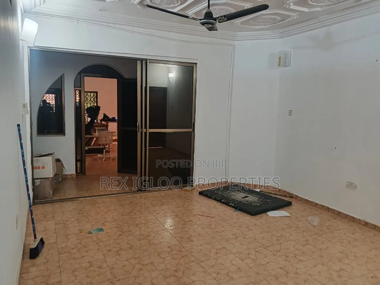 8bdrm House in Adjinganor, East, Accra Metropolitan for rent