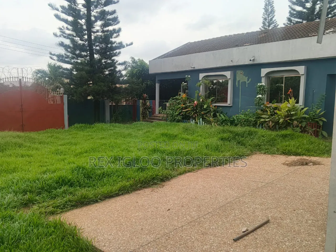 8bdrm House in Adjinganor, East, Accra Metropolitan for rent