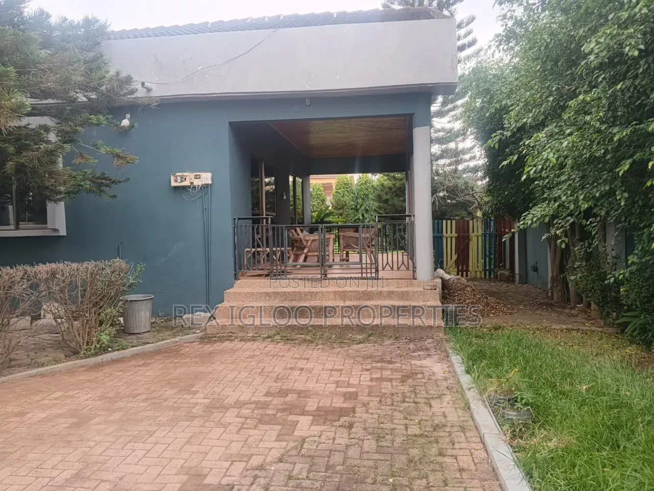 8bdrm House in Adjinganor, East, Accra Metropolitan for rent