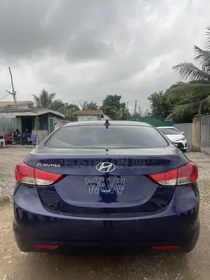 Hyundai Elantra Limited Sedan FWD (1.8L 4cyl 6A) 2013 Blue