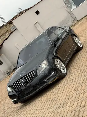 Mercedes-Benz C300 2016 Black