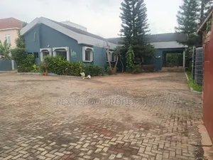 8bdrm House in Adjinganor, East, Accra Metropolitan for rent