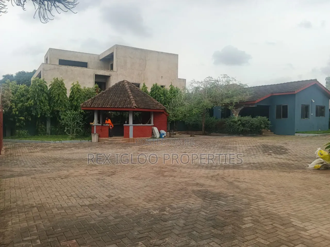 8bdrm House in Adjinganor, East, Accra Metropolitan for rent