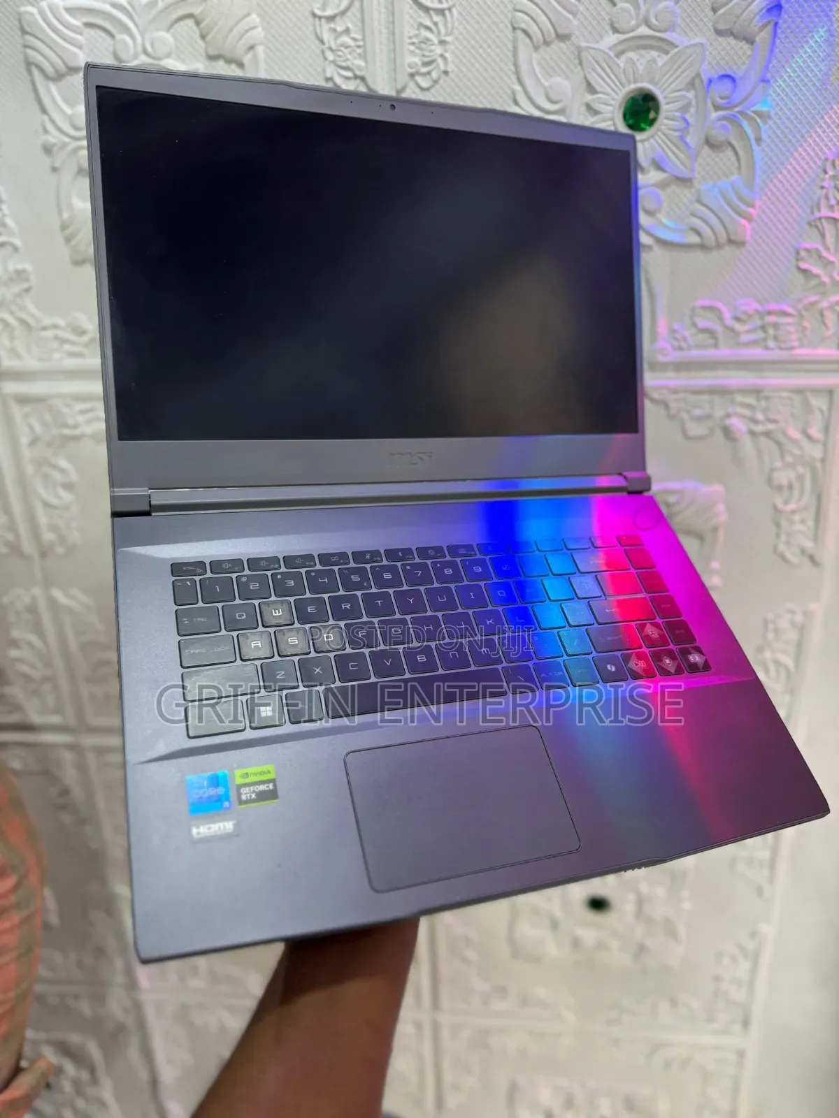 Laptop MSI Crosshair 15 B12U 16GB Intel Core i5 HDD+SSD 512GB