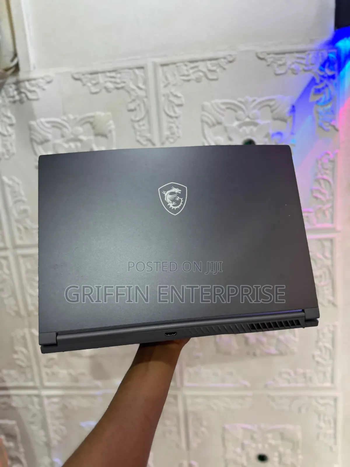 Laptop MSI Crosshair 15 B12U 16GB Intel Core i5 HDD+SSD 512GB