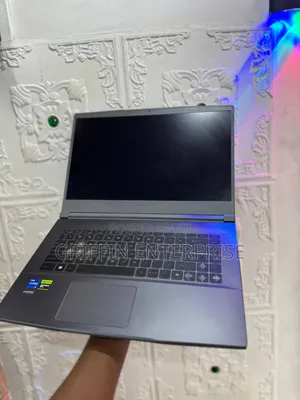 Laptop MSI Crosshair 15 B12U 16GB Intel Core i5 HDD+SSD 512GB