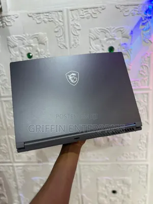 Laptop MSI Crosshair 15 B12U 16GB Intel Core i5 HDD+SSD 512GB