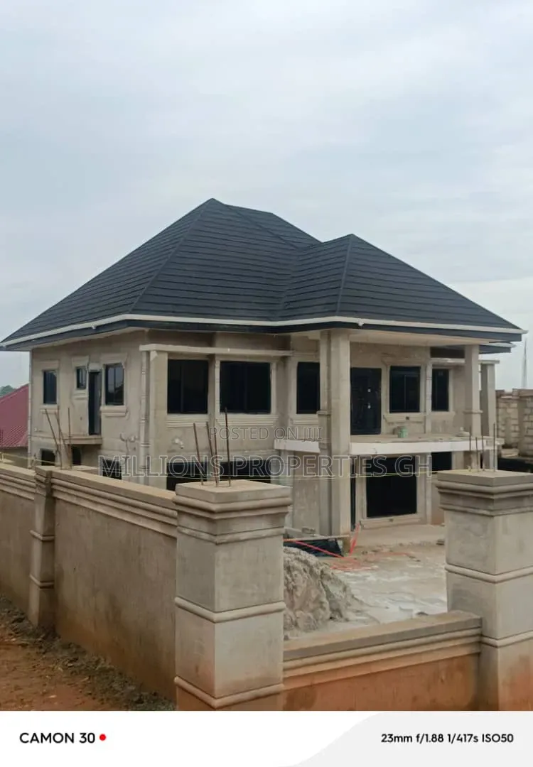 5bdrm House in Millions Properties, Kumasi Metropolitan for sale