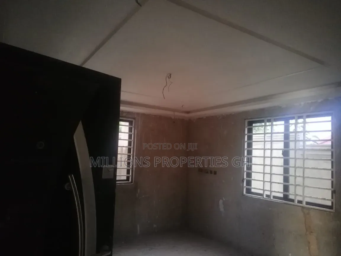 5bdrm House in Millions Properties, Kumasi Metropolitan for sale